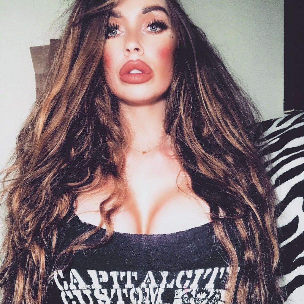 Niko_artmodel's profile picture. Just a girl with a camera and paintbrush! I love promoting your art and merch! love you all! Stay creative!