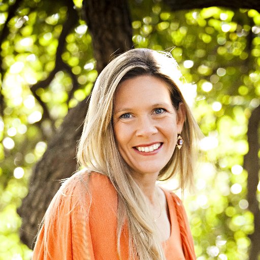 Freelance writer who believes mercy matters. #faith #hope #love #mercymatters #serve