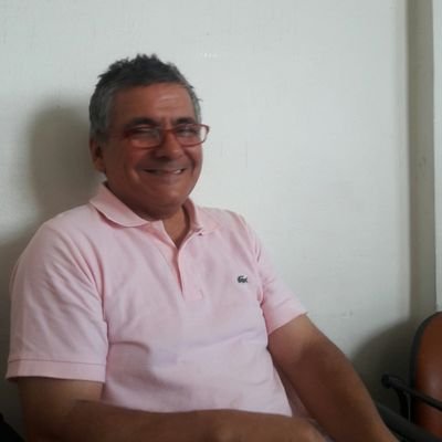 militante Social, de Izquierda, Presidente Sindicato de Coleros Stgo., presidente Comite de vivienda Superando Barreras, Estudiante de Derecho, Reciclador.