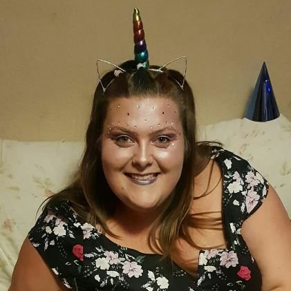 chloeb19922's profile picture. 100% unicorn