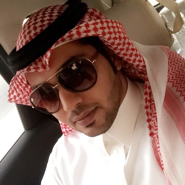 متذوق للشعر ، احب اناقش في كل المواضيع ، مبتسم دائماً عشقي الهلال