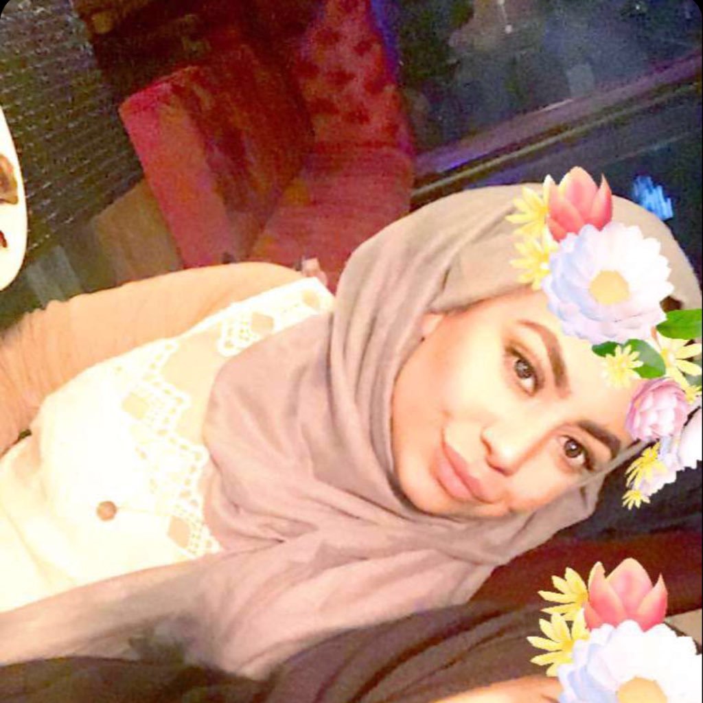 @helena_hussain
