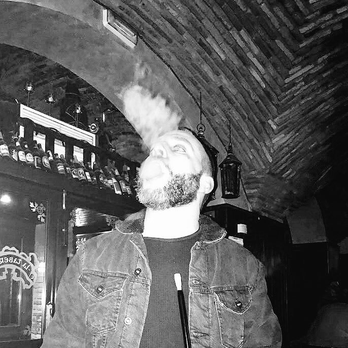 Roberescaso86's profile picture. La vida es mejor cuando ríes✌️