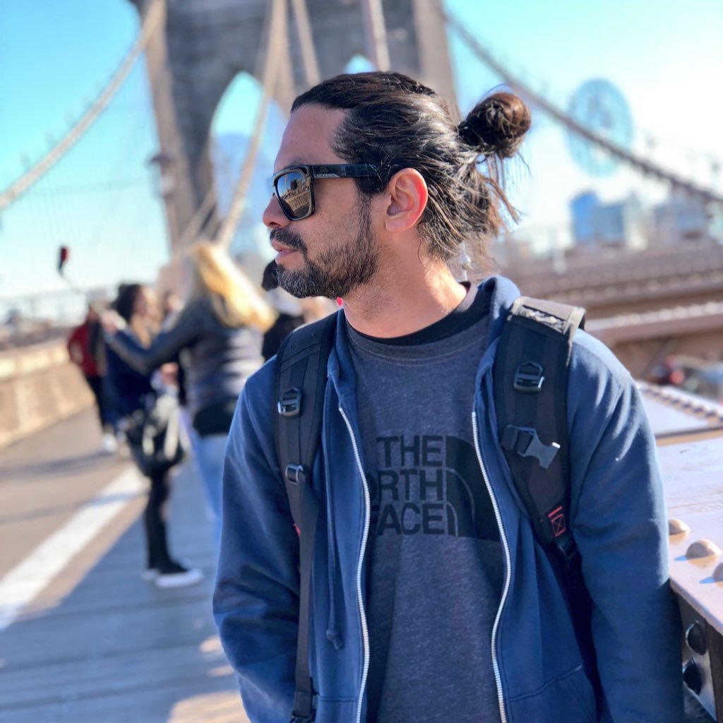 A normal and simple guy. Traveller. Dreamer. Argonaut.