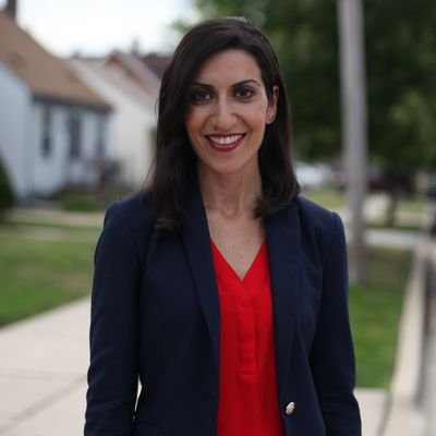 Director of Public Engagement for https://t.co/lNLaTG5FY7 @CommerceGov Mama. Runner. Progressive. BLM. Opinions are my own. RT aren't endorsments. #GoBlue