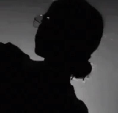 tahV4ZWIRK4TSdb's profile picture. "لم أطلب يداً تمسح دموع الفزع ولم أوقظ أحداً ليعانقني كي أهدأ،فعلام يجب أن اكون ممنوناً؟لقد عشت أسوء اللحظات"بمفردي"🔕"