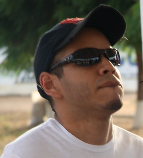 Pianista de Argenis Carruyo y su Orquesta e Ingeniero Mecánico de la Universidad del Zulia