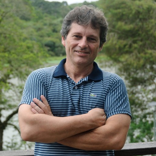 Se vós permanecerdes na minha palavra, verdadeiramente sereis meus discípulos; E conhecereis a verdade, e a verdade vos libertará. João 8:31-32