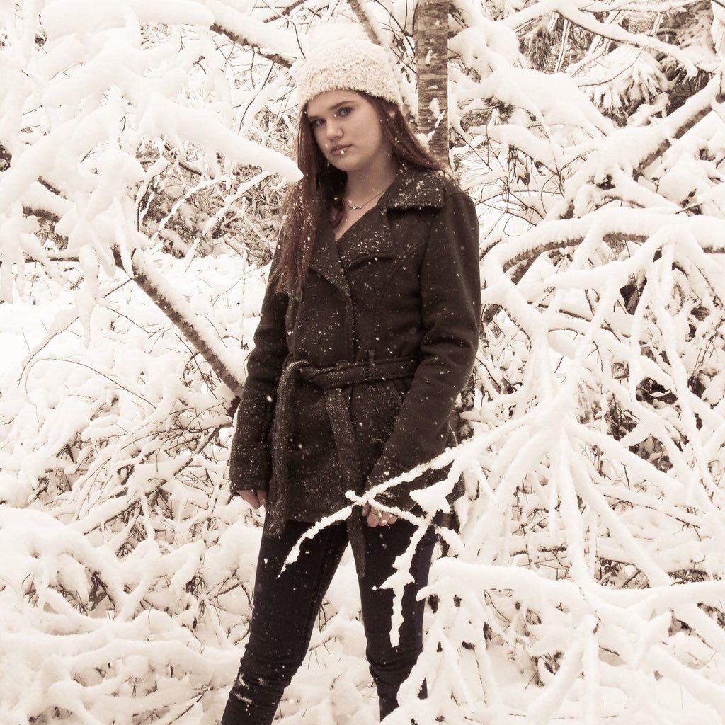 theoneAlyssaRay's profile picture. Aspiring model. ❤The Runway ❤Fashion❤Makeup
❤Photography
Dreaming Big! Stand for something Close to my heart..Stop Bullying! Suicide Prevention Awareness!