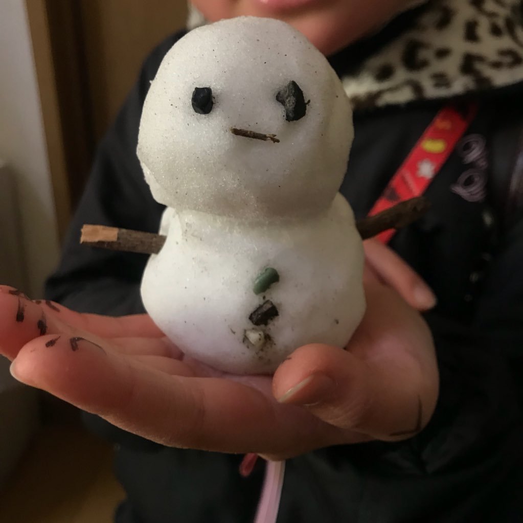 aimomomam's profile picture. 