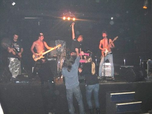 Follow me on my other account @manuelbordon I only use this account to get @STOHBAND followers
