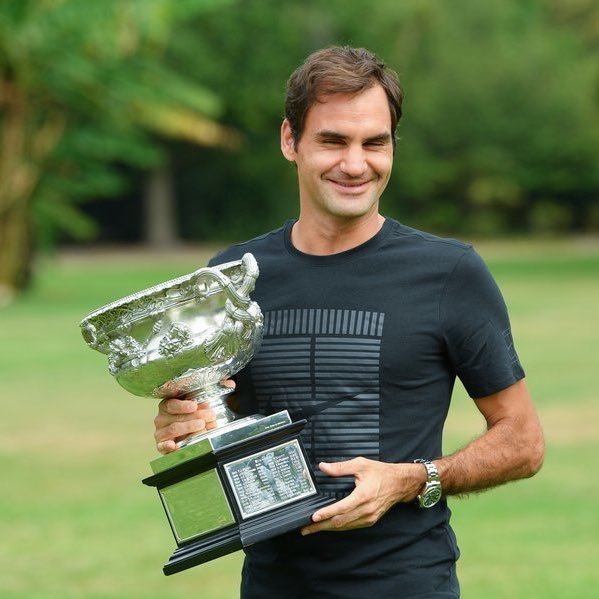 straightsetswin's profile picture. Just give me my tennis and leave me on a desert island.