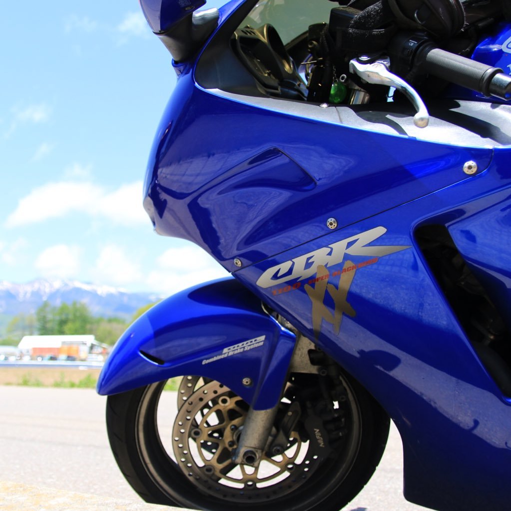 CBR1100XXとヴェルシスX250ツアラーに乗ってます。大型連休には日本各地にツーリングしてます。 【モトブログ】YouTubeも投稿してます。#北海道ツーリング #ライダー #バイク #キャンプツーリング #キャンプ #CBR1100XX #スーパーブラックバード #ゆるキャン△ #ヴェルシス #モトブログ