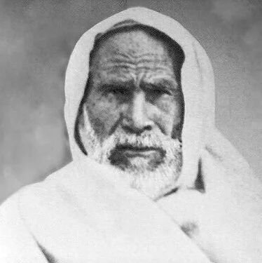 لا تسقني ماء الحياة بذلة بل فاسقني بالعز كأس الحنظلي
