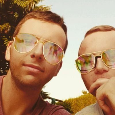 Joueur emblématique du Werder de Brêle. Voix officiel de Machicouli et JM Lepen. Avicii 4ever ◢◤