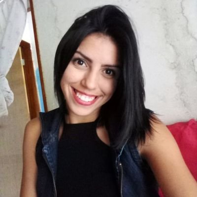 Levo a vida no sorriso mesmo passando sufoco.🍃❤