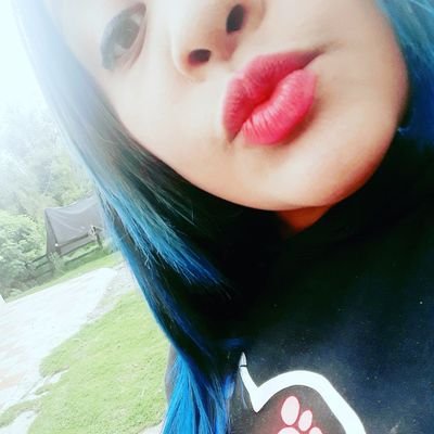 ramosdiazjimena's profile picture. Oh, her eyes, her eyes  Make the stars look like they're not shining  Her hair her hair  Falls perfectly without her trying  She's so beautiful  And I tell (8')