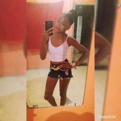 17 Anos 💅 lAquariana ♒ lFutura Médica ⏳lcolorada 🔴Isolteira 😘