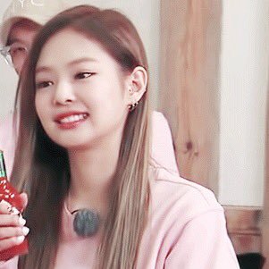 kimjeniessi's profile picture. 