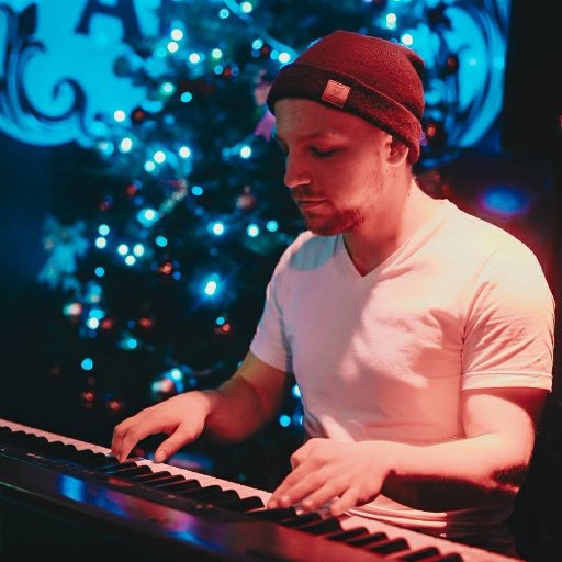 Uro5h's profile picture. https://t.co/DdQXNY79eC