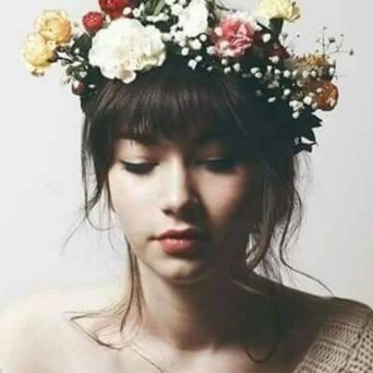 مافي شي يستاهل يخليّ قلبك يعآني بـ هالحياة #ابتسم ..! ❤❤❤