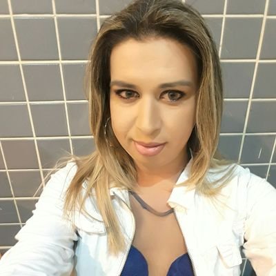 Adoro fazer novas amizades, sou alegre, amiga, e uma otima ouvinte rsrsrsrs