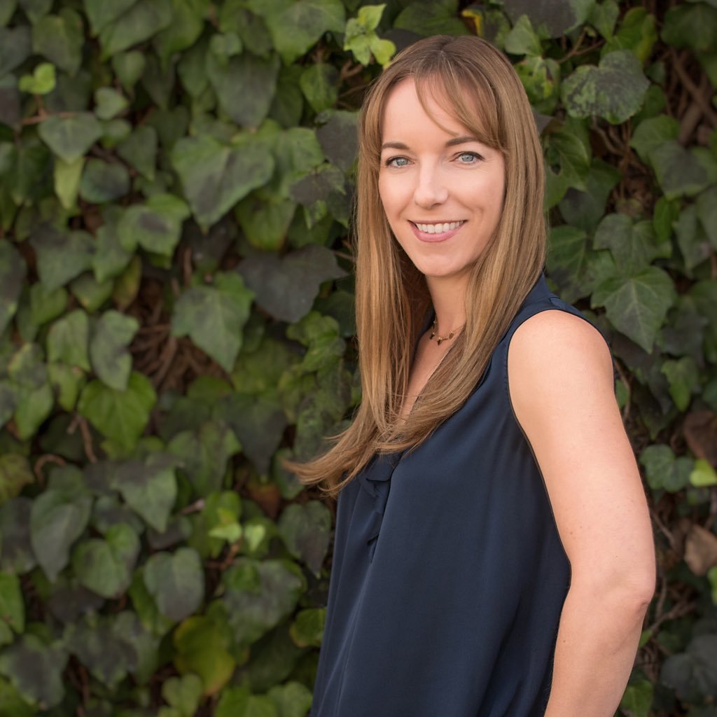 DesignLawLo's profile picture. 