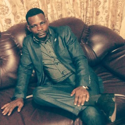 MabutuayauPapy's profile picture. Rigoureux