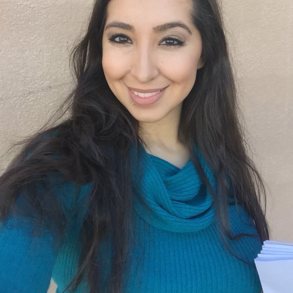 1st Year Teacher 🍎 • BS in Biology 🌱 • MA in Education 📚 • 7th Grade Science 🔬 • Pitbull Mom 🐶 • Coffee Lover ☕️ • New Mexico 🌶