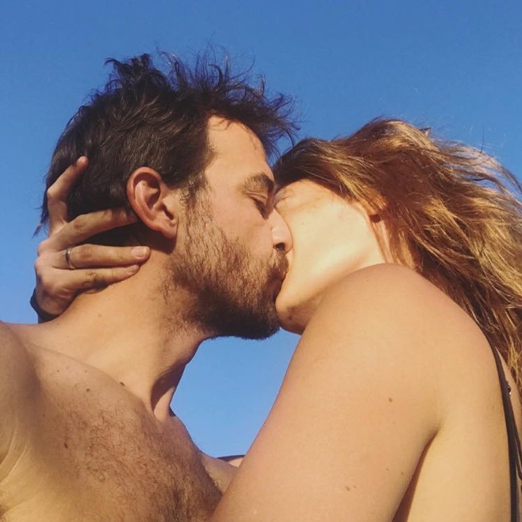 Mi sueño es conocer a @paulitachaves y a @pedroalfonsoo ya lo conocí❤💙💚💛💜. Ellos son mis IDOLOS