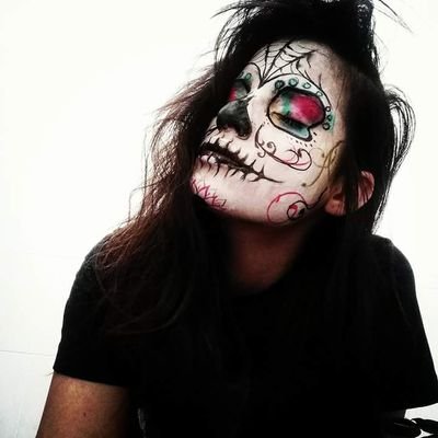 Laube_19's profile picture. Cuantas veces con el semblante de la devoción y la apariencia de acciones piadosas engañamos al diablo mismo 🌹