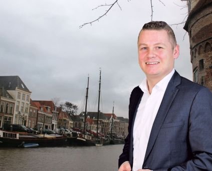 Getrouwd met Mendy en trotse vader van Flynn, Xenn en Sepp. Werkzaam als inkoper bij een grote zorgorganisatie en woonachtig in de mooie stad Zwolle