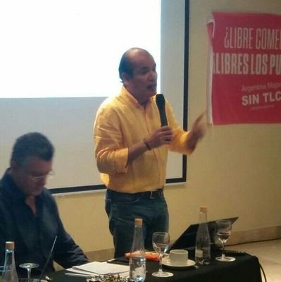 Sociólogo, con especialización en economía política, activista social, miembro de la Red Latinoamericana por Justicia Económica y Social (LATINDADD)