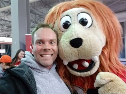 vince_vacuum's profile picture. Just because I retweeted you doesn't mean you're right.