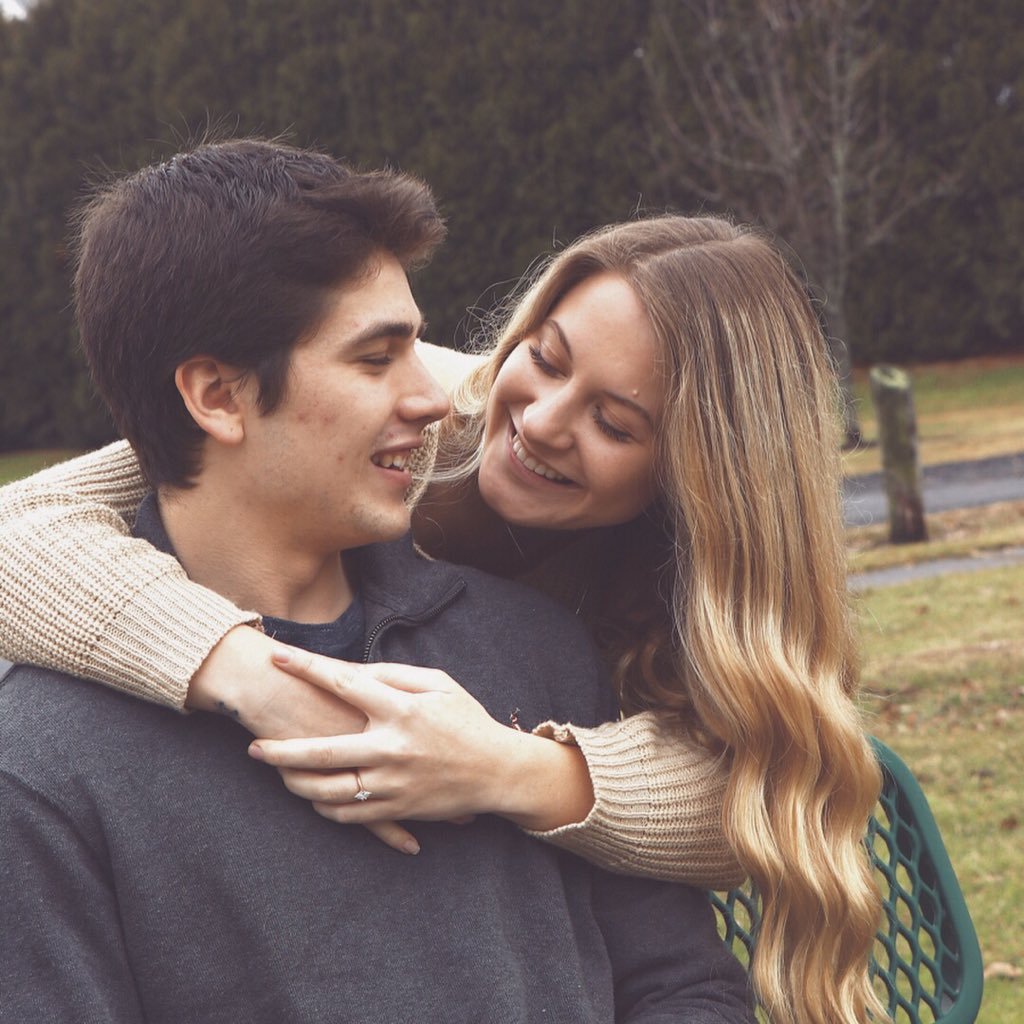 crsimoneaux's profile picture. be a bit present