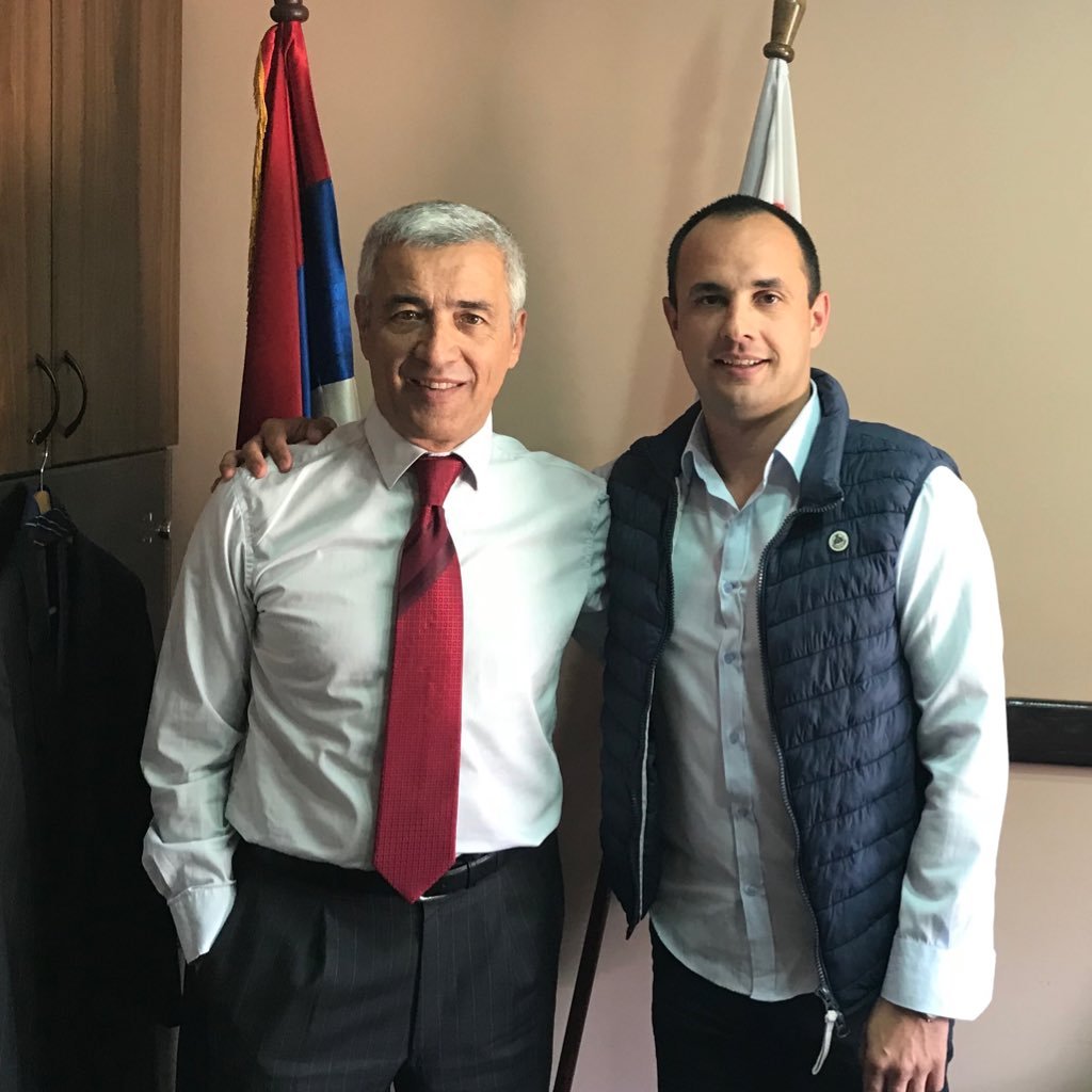 saleivanovic's profile picture. Vukan i Jakov. Advokat. Narodni poslanik. Nas je ipak više! @NarodniPokretS