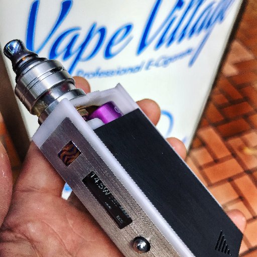 fukuoka_vape's profile picture. 大名店では、普段お目にかかれないレアなオーセンティック等を数多く取り揃えています！         リキッドも数は300種以上でテイスティング可能です！ 〜年中無休〜 　 皆様のご来店をお待ちしております！！ 地図：https://t.co/OnjJeyALCF