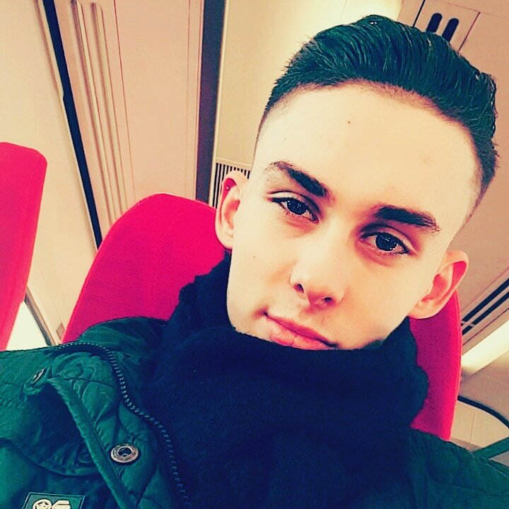 N01_Cam's profile picture. INSTA @cameron.dark1
snapchat @cameron.dark1
facebook Cameron lee dark