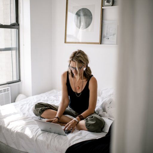 shortsandlongs's profile picture. Doing my best to be short on perfection and long on grace. 💗 writer / blogger / contributor at https://t.co/Zp2DYrE5ID 💗 all the links below