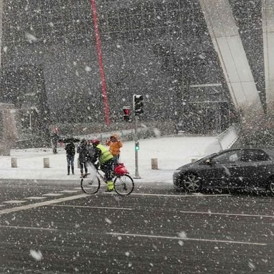 AlvaroMorion's profile picture. Meteorólogo, flautista y ciclista urbano.