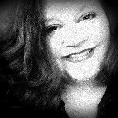 He there! I'm so tickled you're here! I 'm Jenn, a creator of (beautiful) messes & (creative) chaos. I adore art journaling, mixed media & memory keeping.