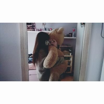 _Naaronsgxrl's profile picture. @aaroncarpenter is the love of my life, met him on 4th June 2016 💑 // 
want to meet @niallhoran                            
Add me on 👻: mitchysjana