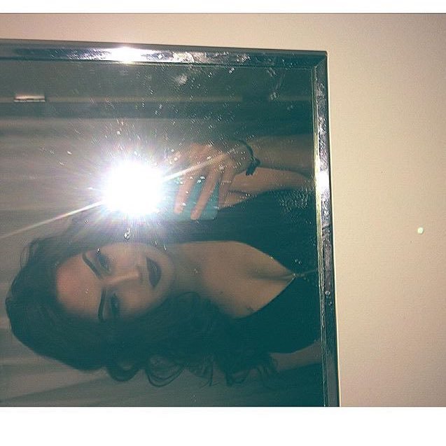 ariyanavxo's profile picture. mommy x2 • makeup lover