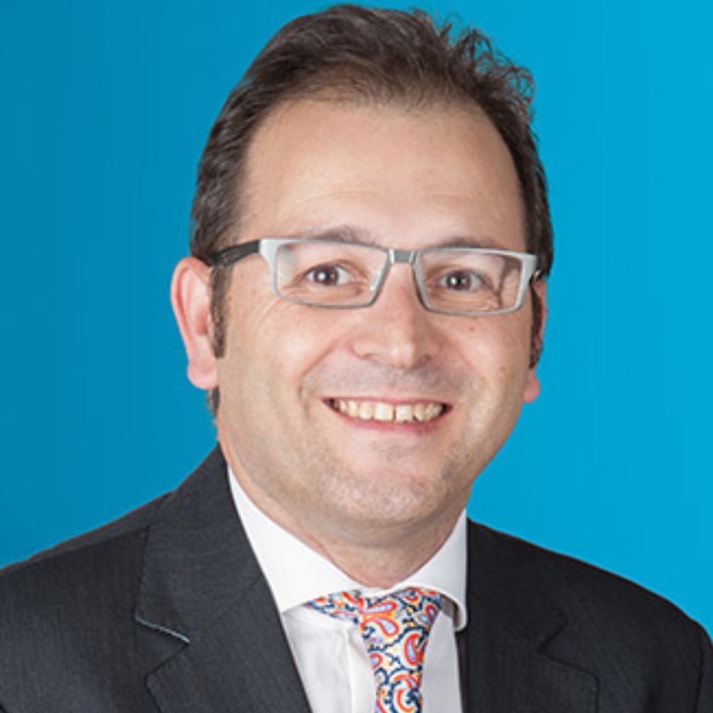 Estratega, marketeer, profesor, blogger, escritor, proactivo, coopetente, creador de valor y, si hay complicaciones, gestor de soluciones.