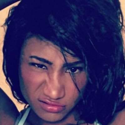 _Alex_Victoria_'s profile picture. 🎧яσѕє ρєтαℓѕ σи тнє ¢αяρєт🎶💋Poetically driven, yet lyrically inclined. 🥀〰 A҉R҉I҉E҉S҉ 📝🛋 I am 🇺🇸 Naamah