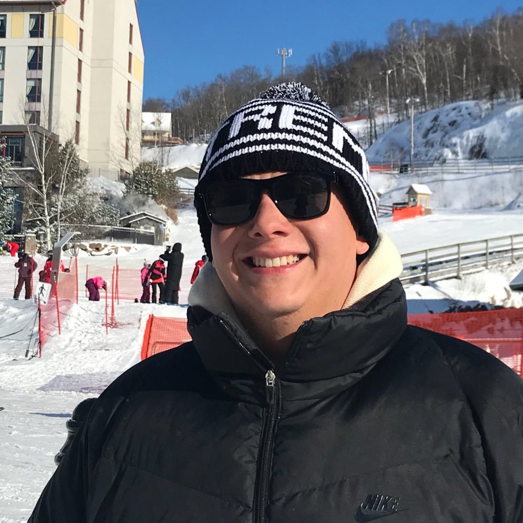 alvarooviedo88's profile picture. -Marketing-Política-Economía-Sociedad-Mundo-Información- Parle: Anglais et Français