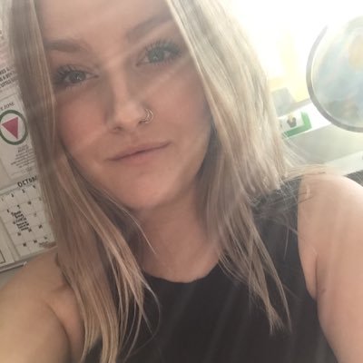 eefarrar's profile picture. teacher // lover of the earth // one part plasma two parts chai latte // will use any excuse to put feet in water