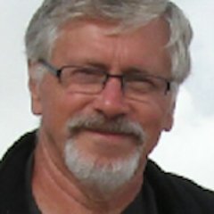 zeklHa's profile picture. Ich habe Physik und Astronomie studiert. Später wechselte ich in die IT-Branche. Daneben arbeite ich immer noch als wissenschaftlicher Reiseleiter.