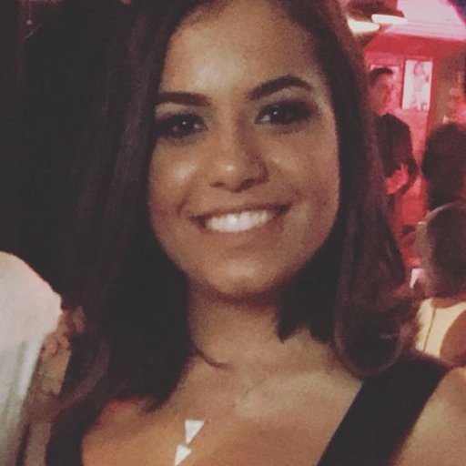 isa_medeirosc's profile picture. Gente bonita mesmo é gente que sorri pra vida e agarra o amor 💙Gremista  ♑️Capricorniana  🎓Administradora   🧉Gaúcha  🧁 @isacakes.poa