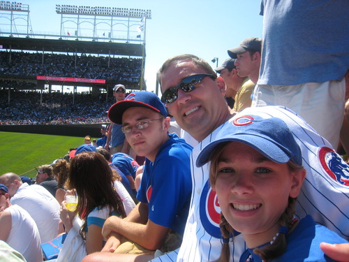 I'm a father, husband, KU grad, golfer, PR pro and wine enthusiast who wants to stay connected to my friends and family, and positively contribute something!